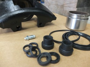 キャリパー　オーバーホール