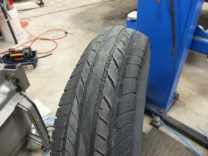 タイヤ　変形　タイヤ交換