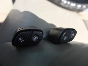 ステアリング　スイッチ