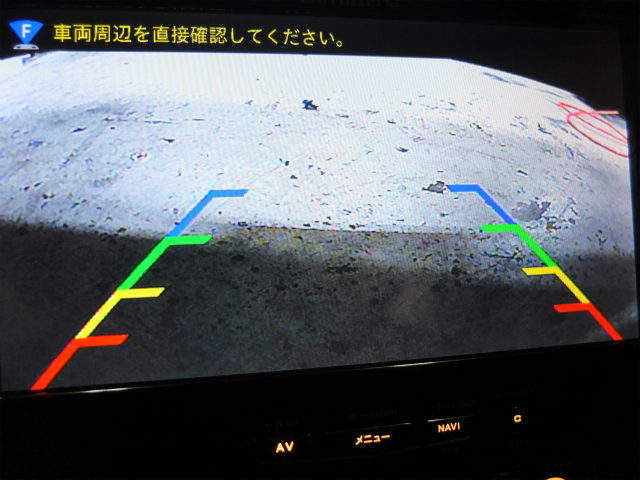 エスカレード　フロントカメラ